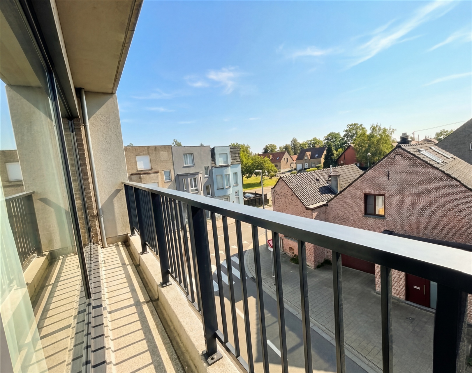 Appt (96 m²) avec terrasse ensoleillée, garage et cave ! - photo 4