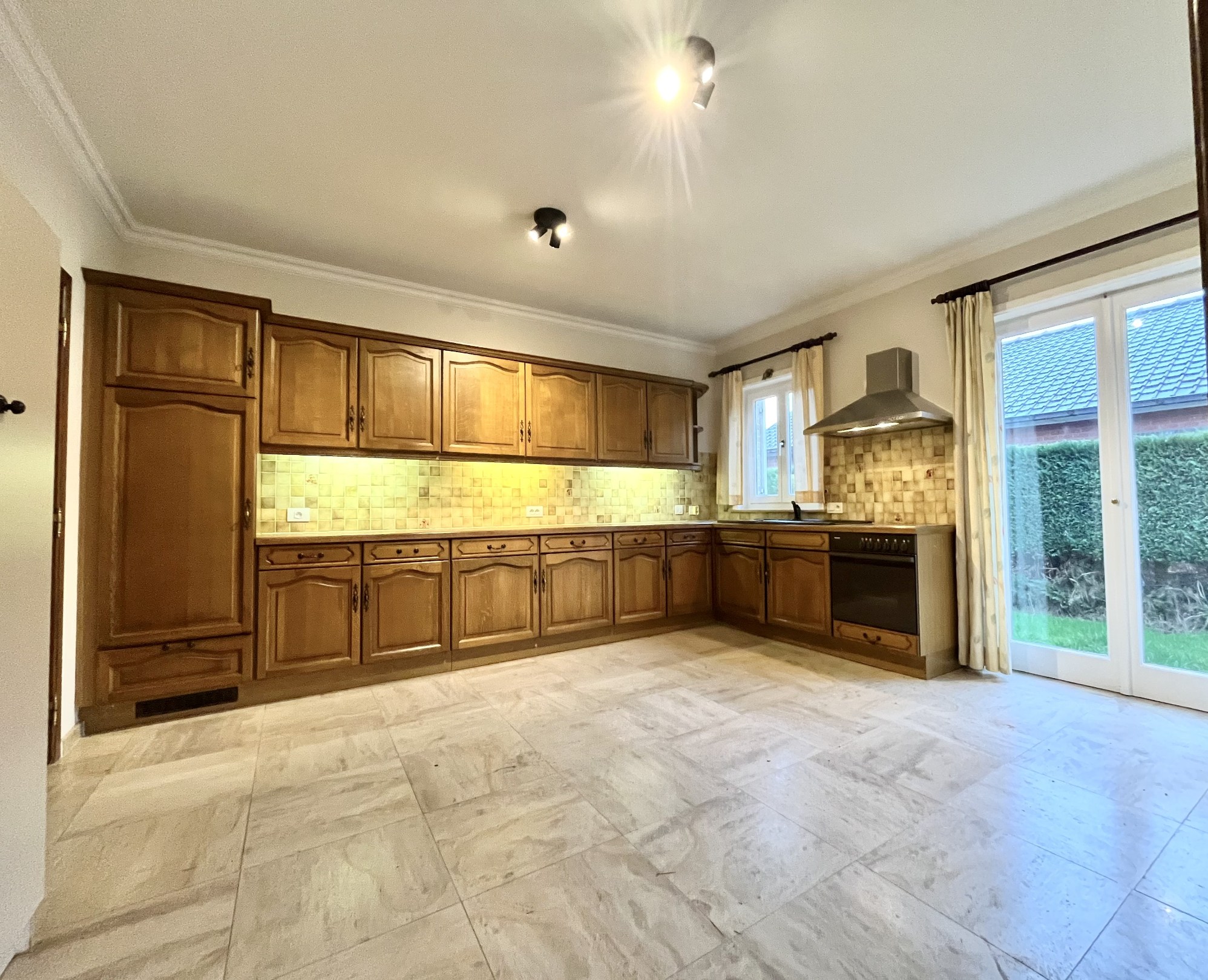 Vrijstaande woning met grote tuin in Assebroek - foto 4