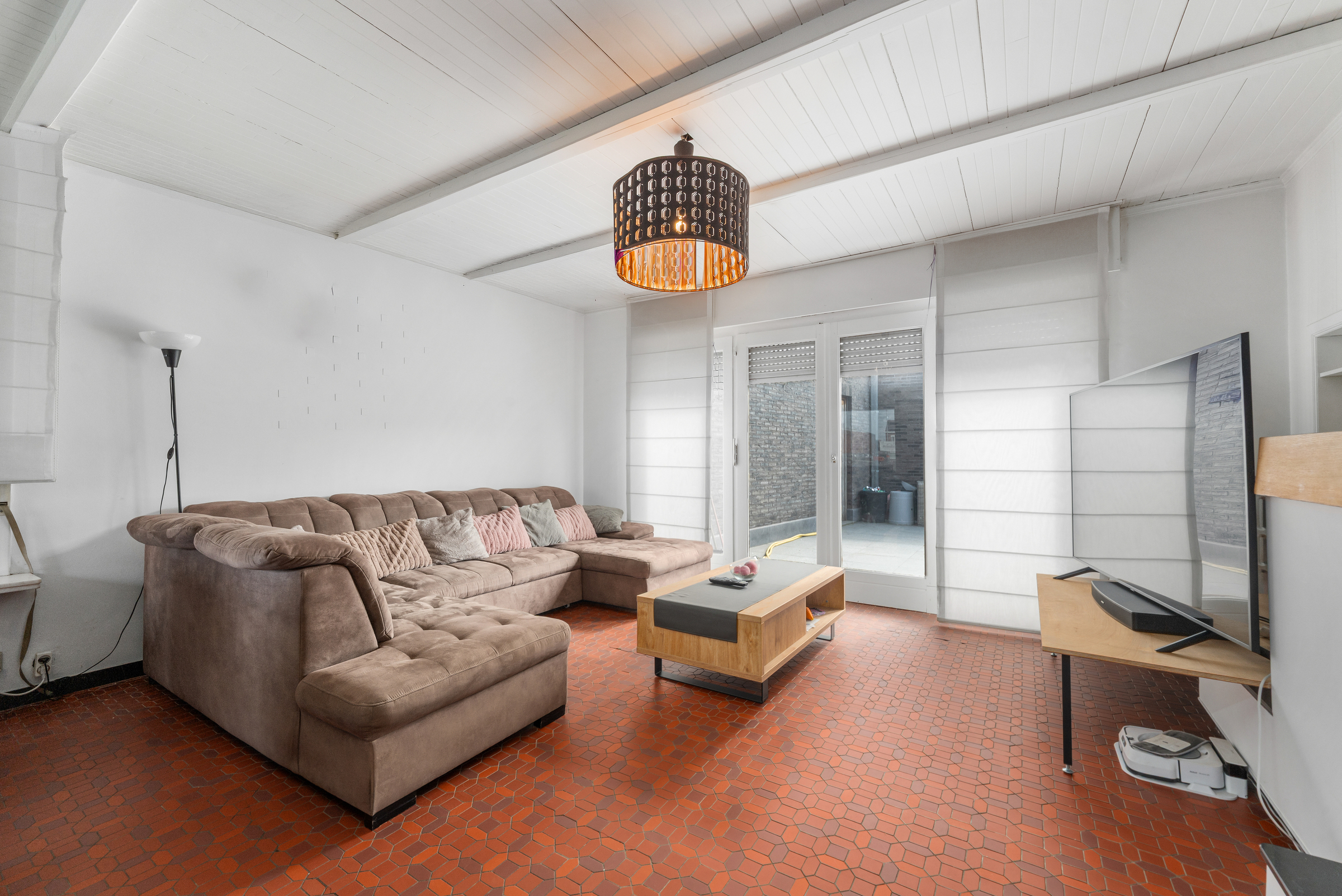 Ruime bungalow met tuin en garages - foto 4