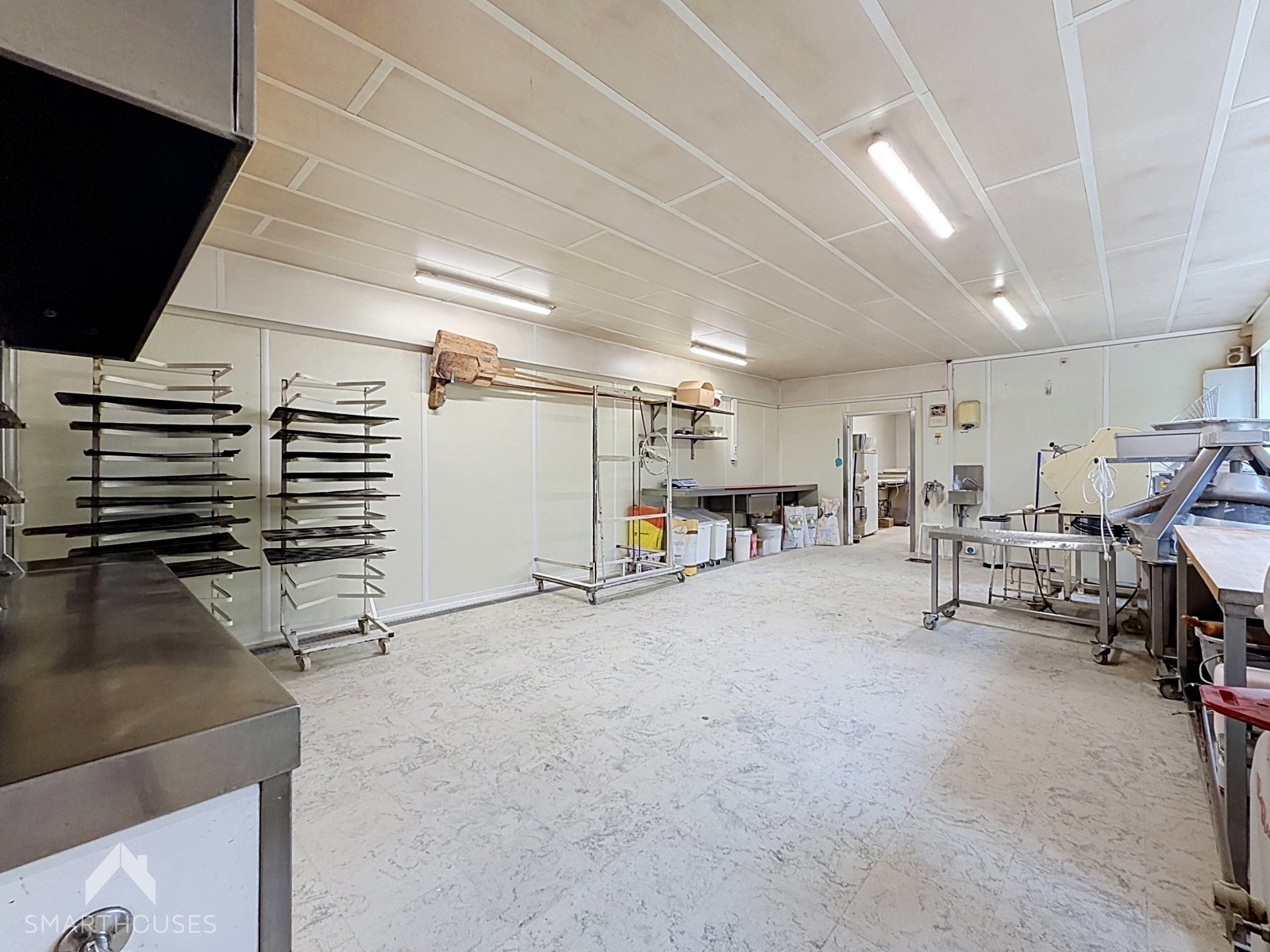 Handelszaak (bakkerij) +woonst met 3 slpks, atelier en tuin - foto 4