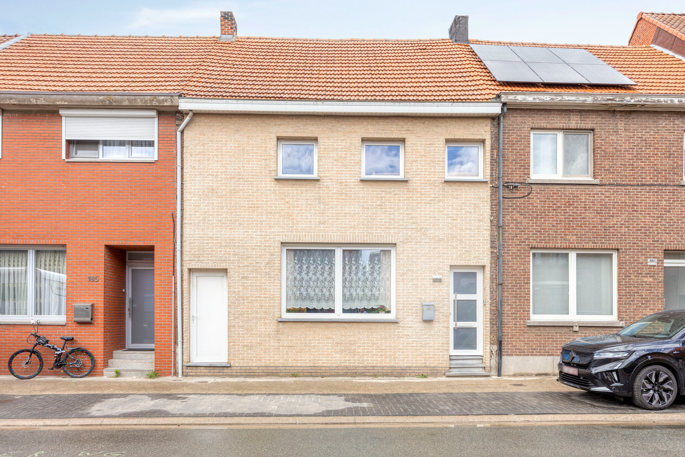 Op te frissen woning met 3 slaapkamers en tuin - foto 1