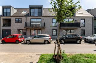 Gelegen in het rustige Ekeren-Donk nabij Kapelsesteenweg met winkels en openbaar vervoer. Op slechts 5 minuten rijden van invalswegen en...