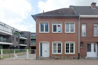 Immo3000 heeft een gerenoveerde 3-gevel woning mét tuin te koop in het centrum van Linden.Uitgerust met een geïnstalleerde open keuken, grote...