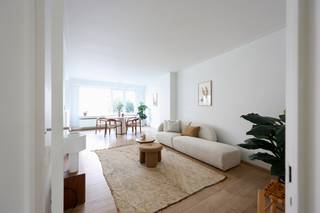 Op een uitstekende locatie, vlak bij het groene Boekenbergpark, bevindt zich dit lichtrijke en goed onderhouden appartement met twee...