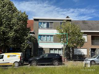 Comfortabel appartement met 2 slaapkamers vlakbij het centrum van Diest.Het appartement bevindt zich op de eerste verdieping en is bereikbaar per...