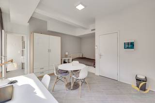 Graag stellen wij u deze charmante studio voor, gelegen Koopliedenstraat 55 te Brussel, in een goed onderhouden gebouw met lift, op wandelafstand...