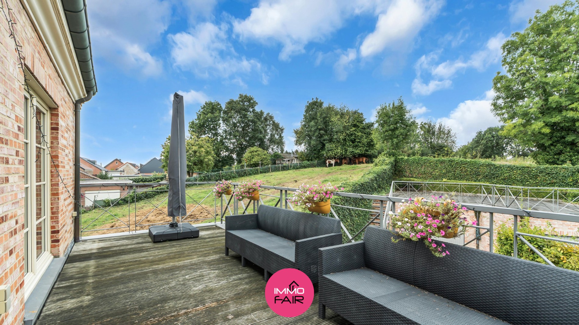 Ruim duplex appartement met privatief terras en garage in Hees - foto 5