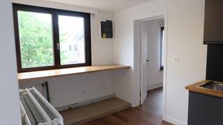 Dit appartement is gelegen op een hele rustige en stille locatie in Burcht, nabij de Schelde.Op de eerste verdieping van het gebouw hebben we deze...