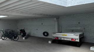 Langs de ring van Gent, ter hoogte van de Bijloke, zijn nog 2 autostaanplaatsen te koop in een gesloten garage-gebouw. Inkom via een geautomatiseerde sectionaalpoort. Prijs: 30.000 €. Info: 0496/70.10.30