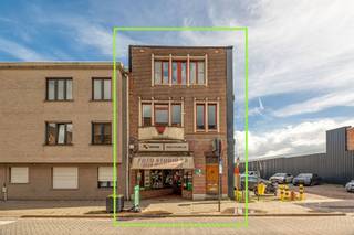 VEELZIJDIG HANDELSHUIS MET RUIM DUPLEX APPARTEMENT (3 SLPKS) TE NIELOp een commerciële topligging in de Antwerpsestraat 52 te Niel bieden wij dit...