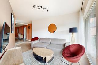 Infos et visites : 02 315 51 71Découvrez un appartement contemporain, entièrement rénové et chaleureux, idéalement situé à Uccle. À proximité des...