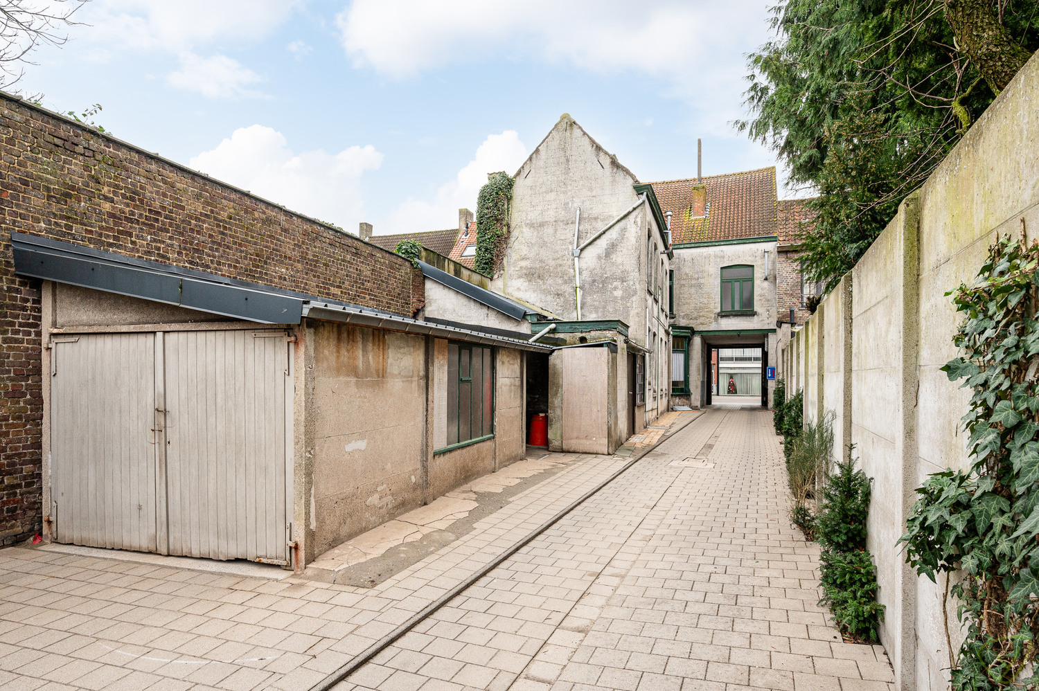 Statige woningen te koop in de Boelare, nabij het Cultuurcentrum. - foto 3