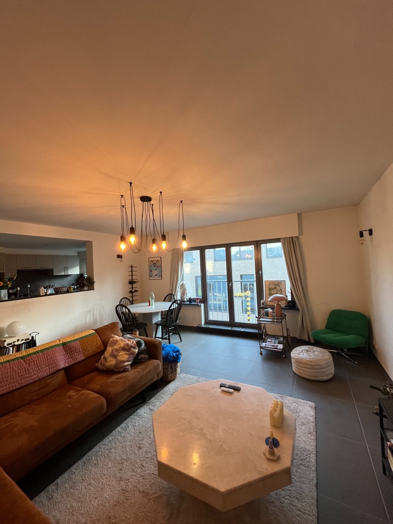 Stijlvol en lichtrijk appartement met garage te huur in hartje Gent - foto 1