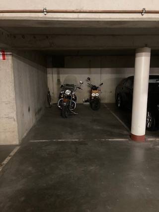 Ondergrondse autostaanplaats ( nr 3 ). Momenteel verhuurd voor €75/maand. Voor verdere info of afspraak bel 0473 33 33 35.