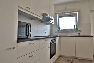 <p><span>Gezellig appartement op wandelafstand van het stadscentrum van Kortrijk. </span></p><p><span> </span></p><p><span>Het appartement bestaat uit 2 slaapkamers, een ruime woonkamer, open keuken, badkamer, berging en een leuk terras.</span></p><p><span> </span></p><p><span>Bij het appartement is tevens een garage inbegrepen.</span></p><p><span> </span></p><p><span>Kortom, een appartement dat zeker het bezoeken waard is!!</span></p>