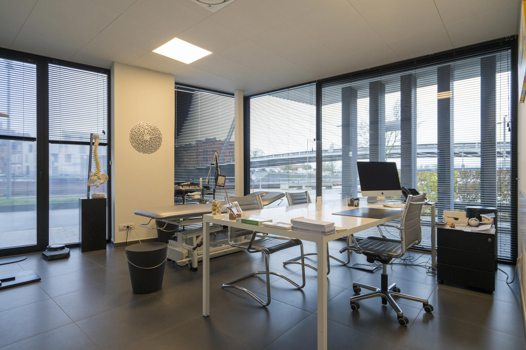 Commercial à louer à Courtrai - photo 1