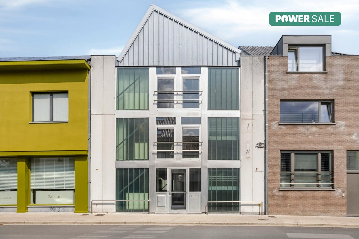 Instapklaar kantoor te koop van ca. 367m² in centrum Torhout - foto 1