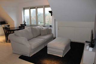 Prachtig afgewerkt dakappartement met groot terras (stopcontact/verlichting/water aanwezig op terras), gelegen net buiten de ring/centrum...