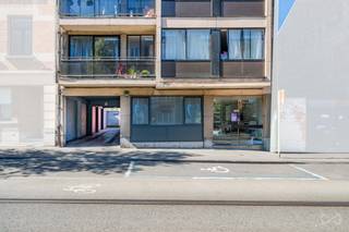 Info & bezoeken: +32 2 315 77 22 of dries.v@weinvest.beWe Invest stelt u exclusief dit veelzijdige duplexappartement van 140 m² voor, ideaal gelegen...