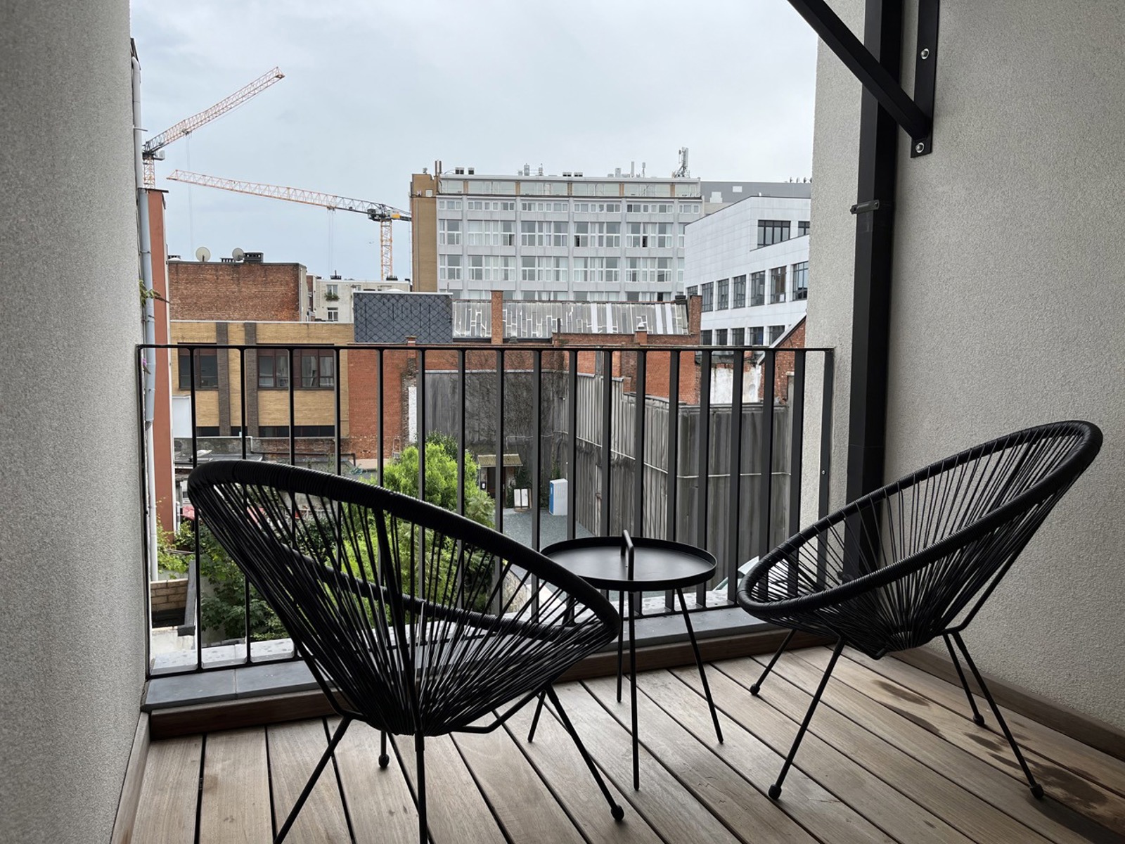Gerenoveerd en stijlvol appartement met terras! - foto 5