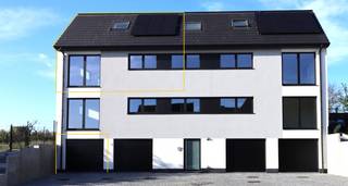 Dit landelijk gelegen duplex appartement met een bewoonbare oppervlakte van 125m² bevindt zich op de 2de verdieping en is ook bereikbaar met de...