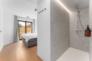 Instapklare villa met 6 slaapkamers – ideaal voor co-housing of als opbrengsteigendomToplocatie in de Schoolmeesterslaan, KoksijdeKoksijde : In een...