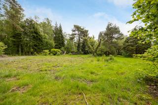 <strong><span>Prachtige bouwgrond op toplocatie</span></strong><br /><br />Op zoek naar de ideale locatie om uw droomwoning te realiseren? Deze ruime <strong>bouwgrond </strong>met een oppervlakte van 1500 m2 biedt tal van mogelijkheden voor het bouwen van een open bebouwing. Het perceel, gelegen in een groene omgeving, heeft de perfecte uitvalbasis vlakbij het centrum, sportcentra, scholen en winkels. <br /><br />De <strong>bouwgrond </strong>heeft een zuid georiënteerde tuin in een rustig gelegen straat. Het perceel heeft een enorme straatbreedte van meer dan 40 meter en biedt tal van mogelijkheden. Een unieke kans om uw droomwoning te realiseren!<br /><br /><span>Extra troeven</span>:<br />- zuid oriëntatie<br />- enorme straatbreedte (+ 40m)<br />- bouwklaar perceel<br /><br />Voor meer informatie over deze <strong>bouwgrond </strong>kan u mij vrijblijvend contacteren op 0479 22 90 35 of roel@reds.be.