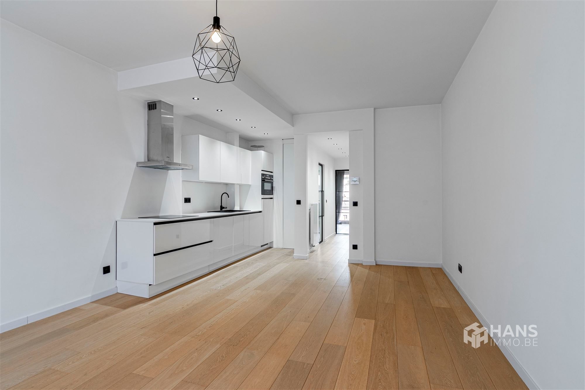 Ideaal startersappartement met 1 slaapkamer en terras (5 m²) in Antwerpen (2060). - foto 5