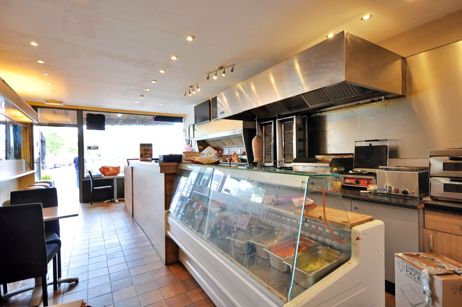 Uitstekend gelegen woon- en handelspand op de Grote Markt te Ronse - foto 4