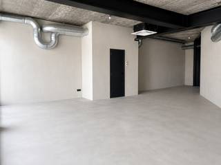 Handels- of horecaruimte met stadstuin te huur. De ruimte om het gelijkvloers is als volgt ingedeeld:- Gelijkvloers +/- 78m²- Overdekt terras +/-...