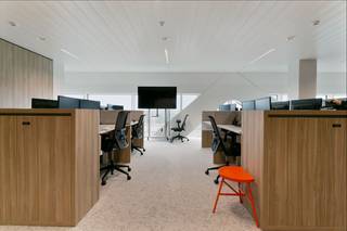 Des bureaux neufs de 2 714 m² à louer à proximité de la gare de Gand-Saint-Pierre, à proximité du tram, du bus et du train ainsi que de la R40 et...