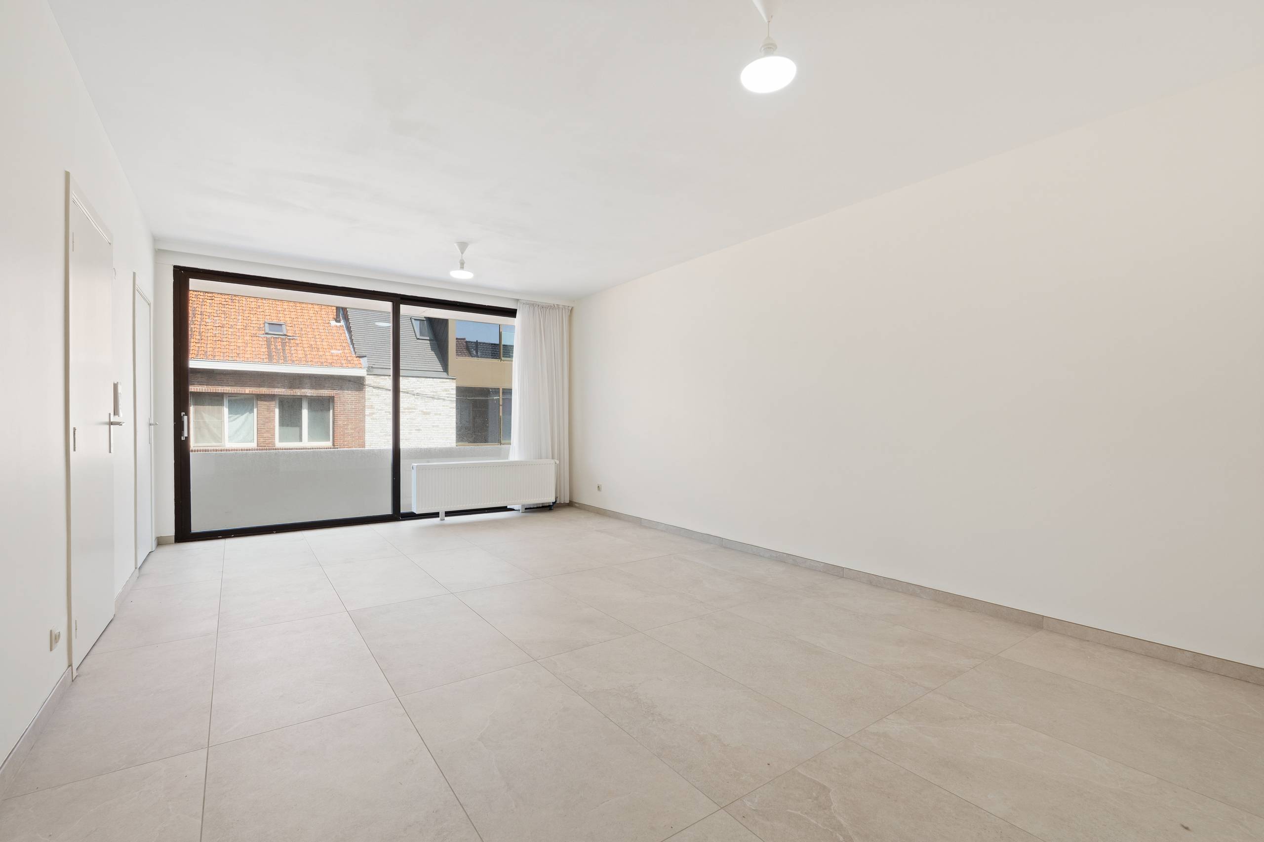 Vernieuwd 3-slaapkamerappartement in Oostende - foto 2