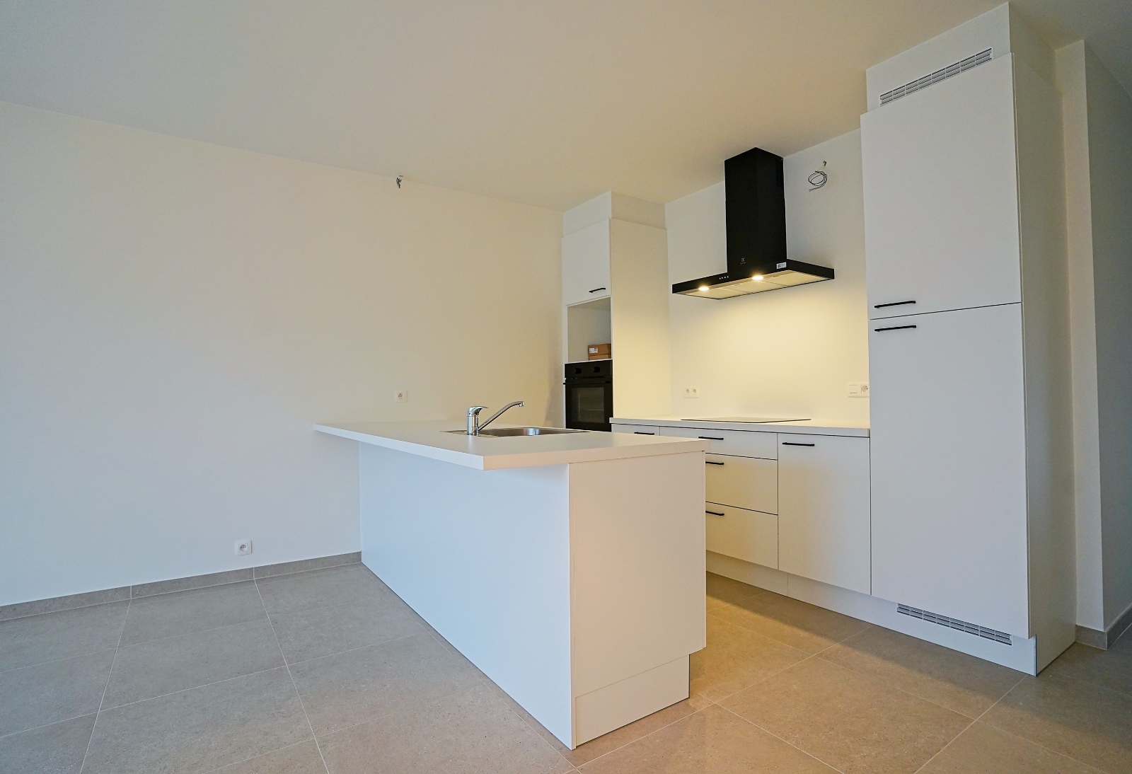 Moderne nieuwbouwwoning te huur nabij het centrum van Beveren - foto 3