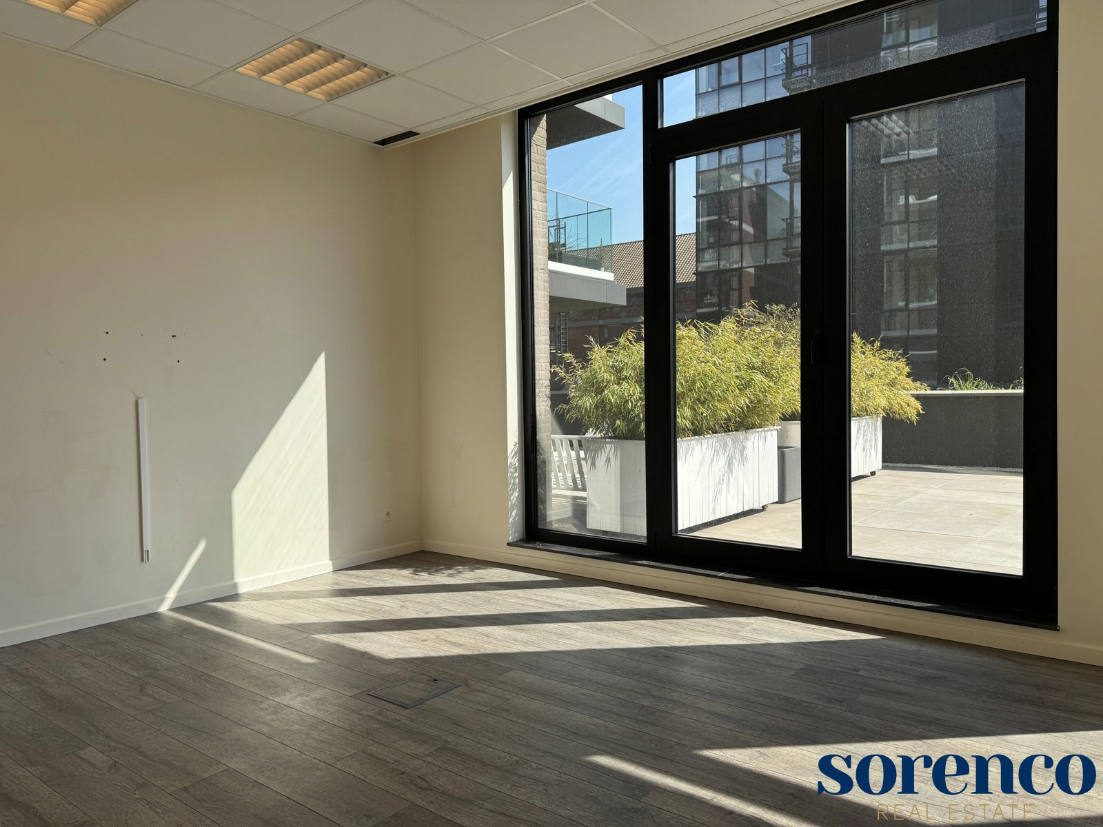 Antwerpen Centrum - Gelijkvloerse kantoorruimte  ca. 137m² + terras  - foto 4