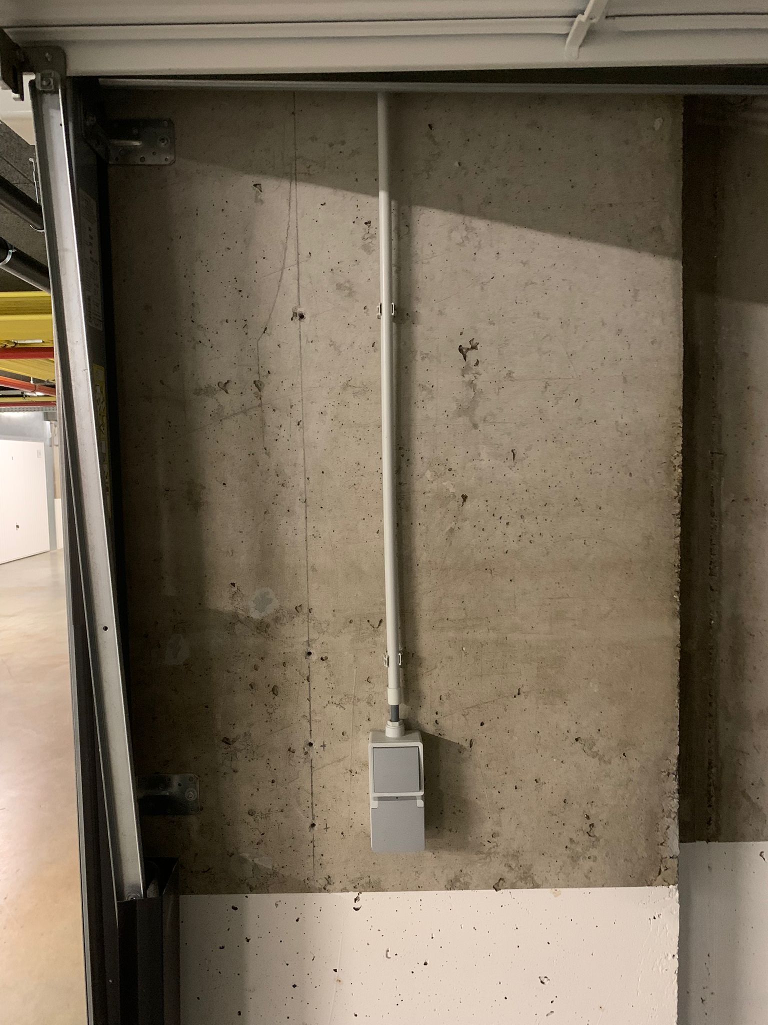 Gesloten, ruime garagebox te Blankenberge - foto 5