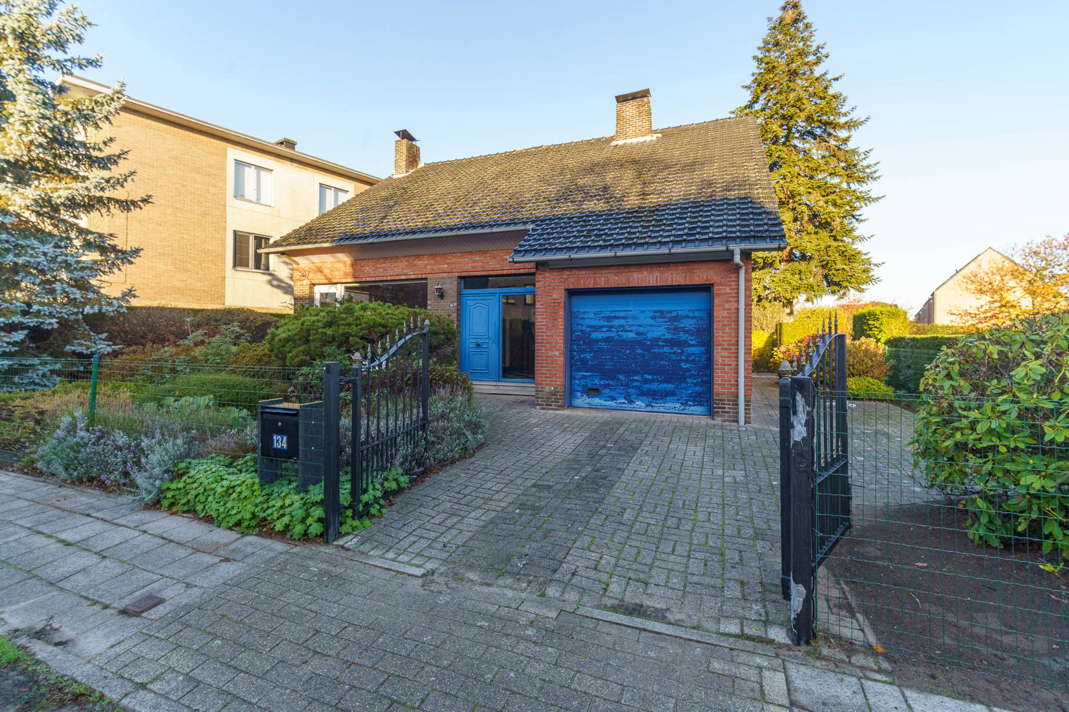 Ruime gezinswoning met vier slk en garage in Kapellen - foto 2