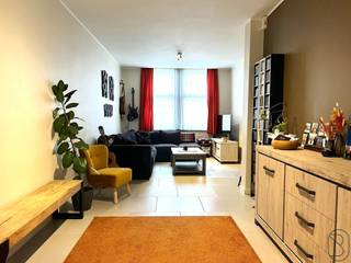 Gezellige INSTAPKLARE woning met TUIN! INDELING: inkom, gezellige leefruimte, toffe keuken met extra ontbijthoek, badkamer, leuke TUIN. Op het...