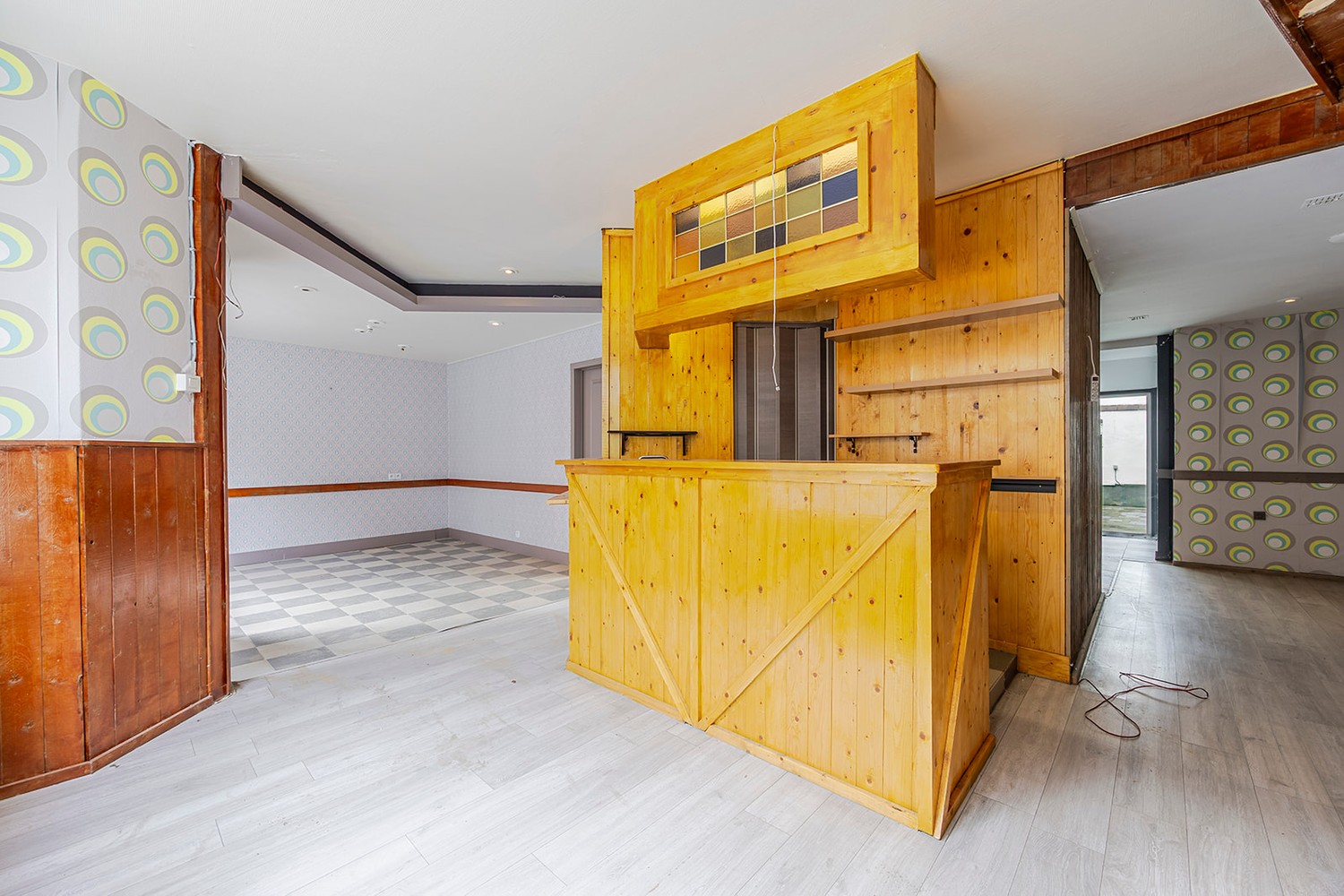 TE RENOVEREN café met woonst vlakbij de GENTPOORT en de VESTEN! - foto 4