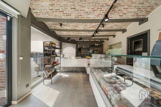 Reprise d’une poissonnerie florissante avec habitation au centre de BerchemVous êtes à la recherche d’un commerce prêt à l’emploi avec habitation,...