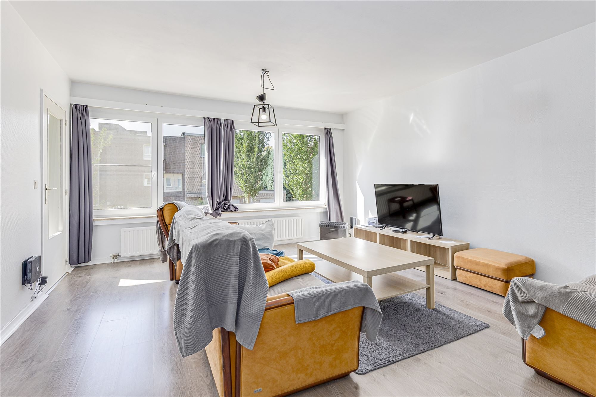 Ruim appartement met 2 slpk + terras te koop in Mortsel - foto 2