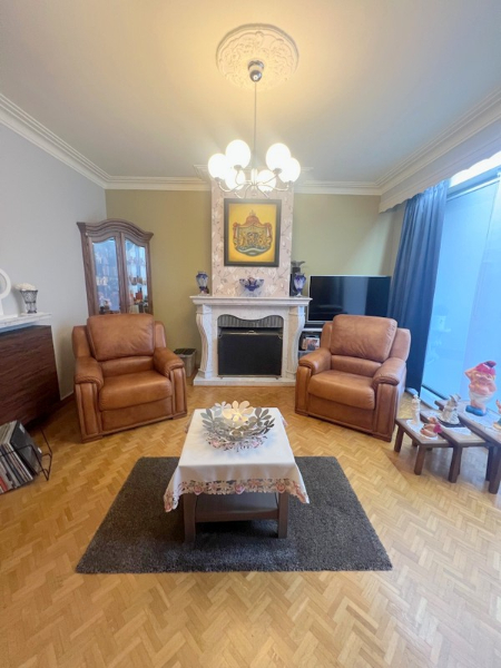 UNIEKE SPECIAAL GELIJKVLOERS APPARTEMENT MET 3 SLAAPKAMERS GELEGEN OP HET MOOISTE PLEINTJE VAN DE STAD - foto 5