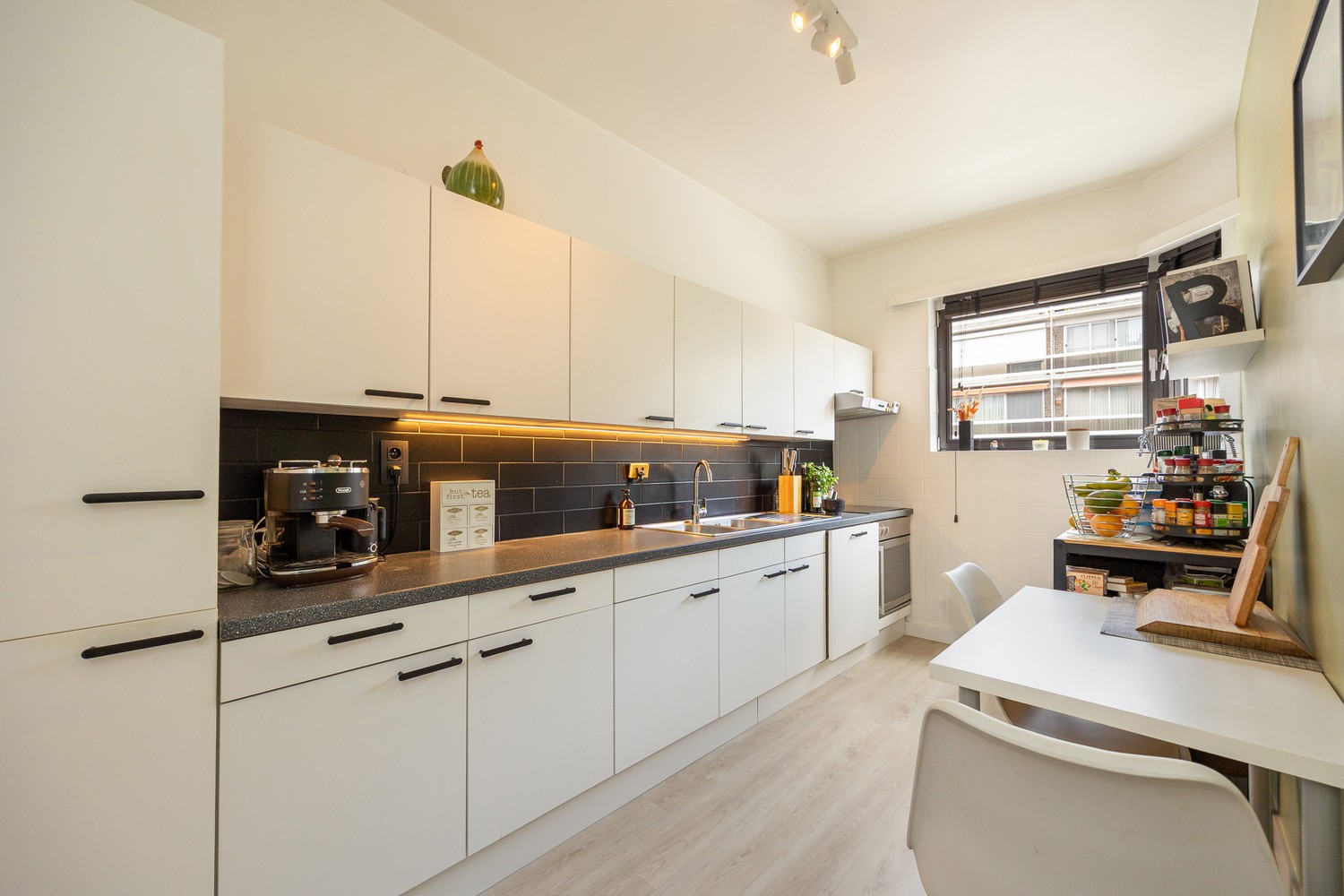 Recent gerenoveerd 2-slaapkamer appartement - foto 3