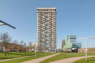 Recent hoekappartement met spectaculair uitzicht over de stad en haven. Residentie Lichttoren bevindt zich tenmidden van Park Spoor Noord, naast...