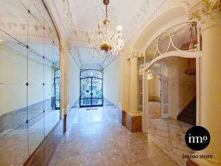 Immo Store presenteert een authentiek HÔTEL DE MAÎTRE uit 1916, ontworpen door de Belgische architect FERNAND LAMBERT. Hij behoorde tot de...