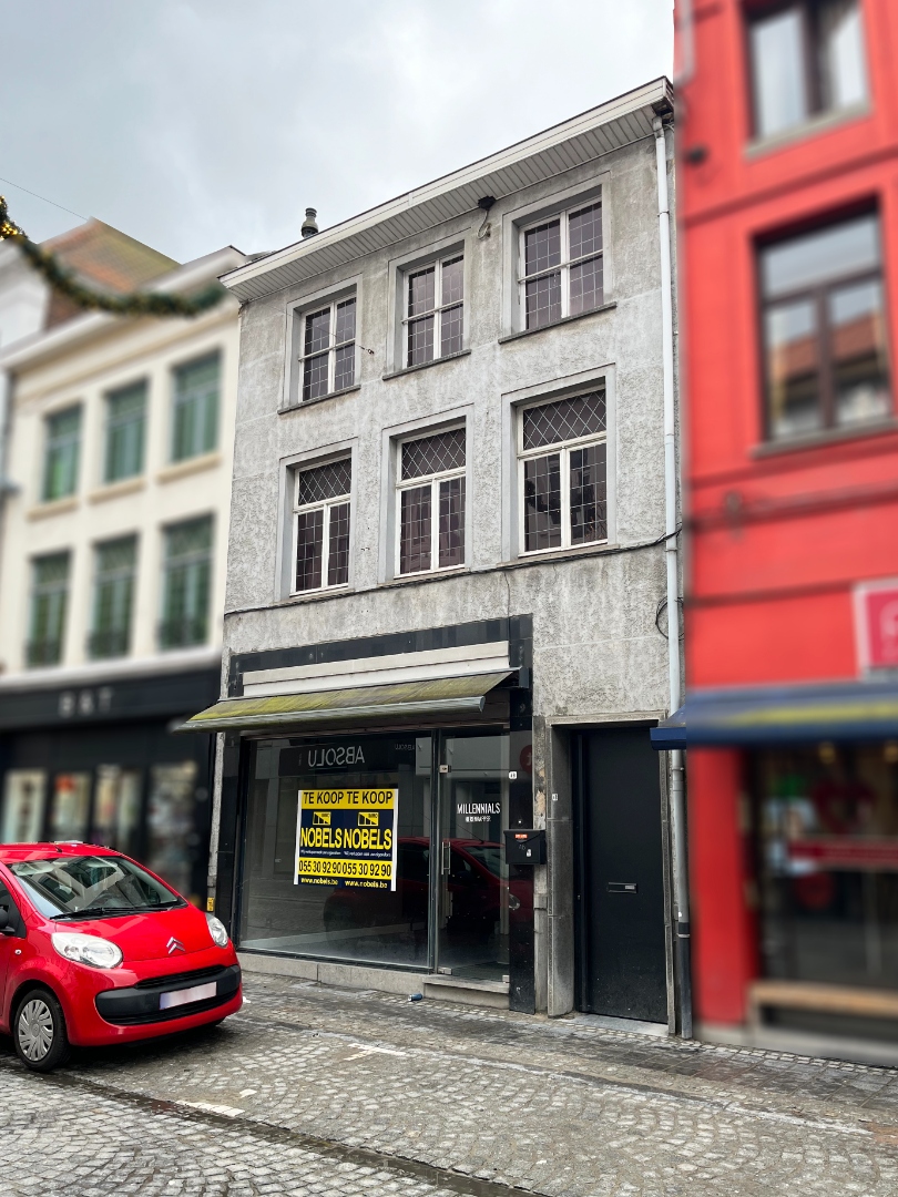 Te koop, uiterst gunstig gelegen handelspand in centrum Oudenaarde - foto 1