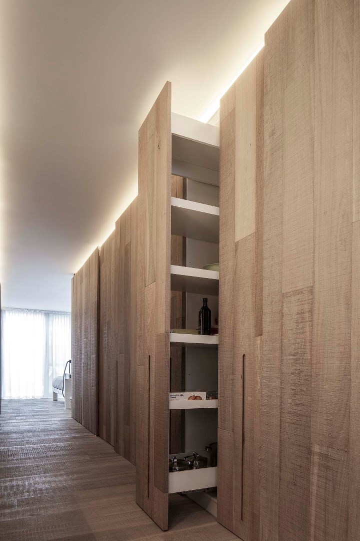 Uniek rolstoelvriendelijk en gemeubeld gelijkvloers appartement met terras dankzij hoogstaande architectuur - foto 5