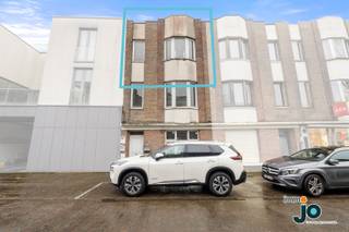 Dit instapklaar, gerenoveerd en betaalbaar appartement ligt op een absolute toplocatie op de grens tussen Bredene en Oostende, in het hart...