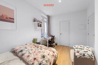 Deze instapklare studentenkamer van ca. 16 m² bevindt zich aan de zijkant van het gebouw op de eerste verdieping, grenzend aan de Collegeberg,...