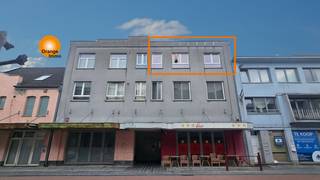 Duplex appartement gelegen in Eisden.<br /><br />Dit te renoveren duplex appartement is gelegen op de tweede en zolderverdieping in Eisden- Maasmechelen en biedt een ruime en praktische indeling.<br /><br />Op de tweede verdieping bevinden zich twee slaapkamers, een ruime woonkamer met veel lichtinval en een aparte keuken. De badkamer is ruim en momenteel voorzien van ligbad en toilet.<br /><br />De zolderverdieping  beschikt over twee grote bijkomende ruimtes die flexibel kunnen worden ingericht, bijvoorbeeld als bureau of hobbyruimte.<br /><br />Bestuursmaatregelen in het maatregelenregister: nee.<br />Vergunning in aanvraag/Bestemming in aanvraag /Geen rechtelijke herstelmaatregel of bestuurlijke maatregel opgelegd/Geen voorkooprecht/ Geen verkavelingsvergunning /P-score A/G-score A.