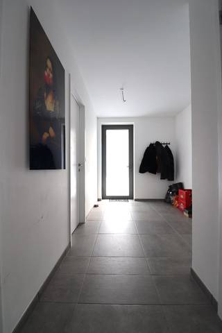 Bent u opzoek naar een nieuwbouw appartement met één slaapkamer, terras en autostaanplaats in Temse-Velle? Lees en kijk dan snel even verder!Dit...